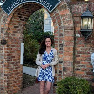 Meet your Posher, Liz